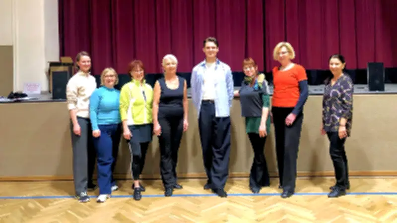 Salsa-Kurs in Wittenberg: Frauen tanzen im 'Lady-Style' ohne Partner