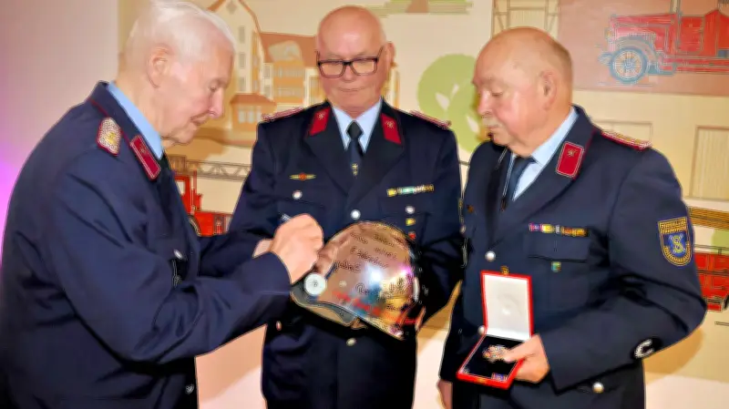 Sangerhausens OB Schweiger macht Feuerwehr Hoffnung auf dringende Investitionen