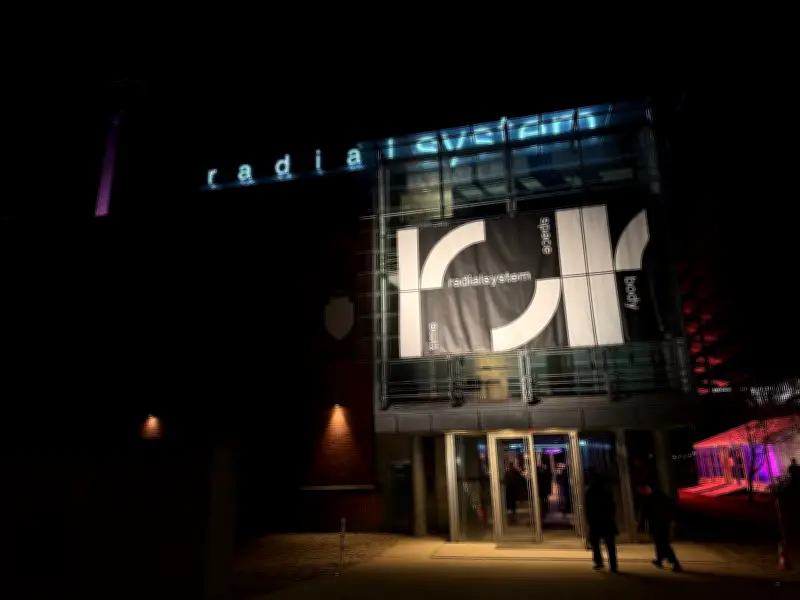 Sasha Waltz kehrt mit 63 auf die Tanzbühne zurück: Intime Premiere im Radialsystem