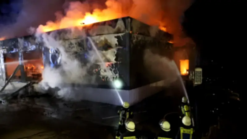 Sauna-Brand löst Inferno aus: Fitnessstudio in Neunkirchen komplett zerstört