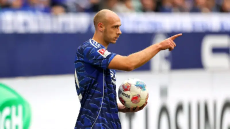 Schalke 04 verabschiedet sich von Fan-Liebling Henning Matriciani im Sommer