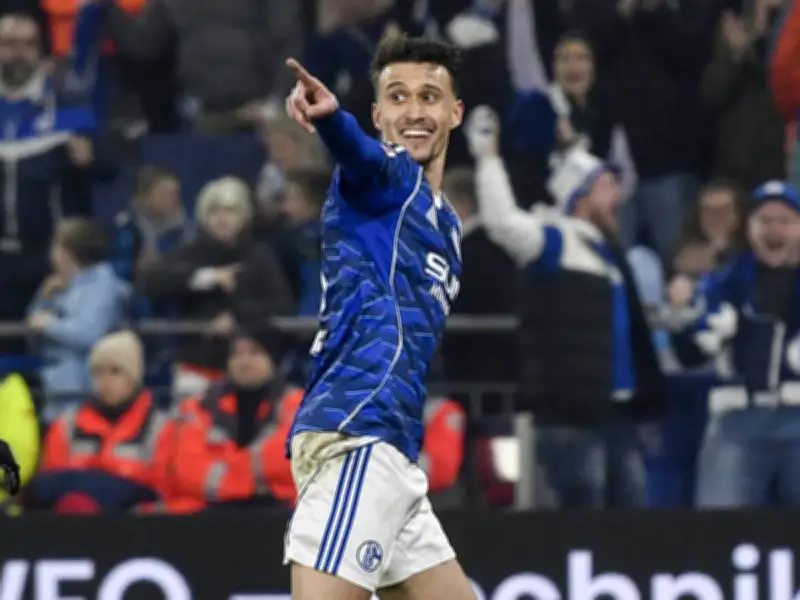 Schalke gegen Bielefeld: Zweitliga-Spitzenkampf heute live im TV und Stream