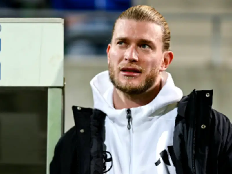 Schalke-Keeper Loris Karius kehrt nach Rückenproblemen ins Mannschaftstraining zurück