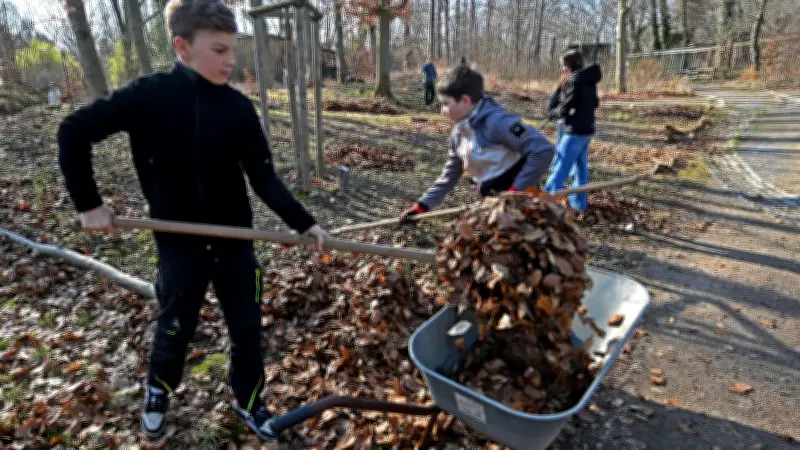 Schüler engagieren sich im Ascherslebener Zoo: Sechstklässler gestalten Frühlingserwachen