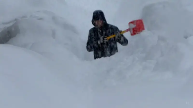Schneechaos in Macugnaga: Ferienort in italienischen Alpen meterhoch eingeschneit