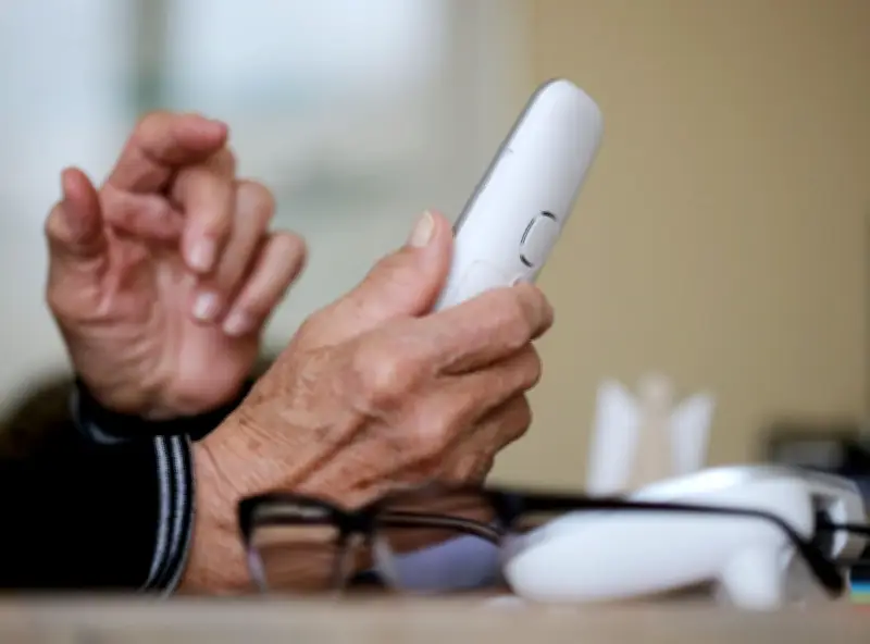 Schockanruf-Betrug: 86-Jähriger verliert 60.000 Euro an falschen Polizisten in Hildburghausen