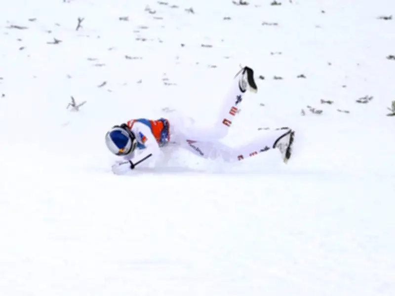 Schreckmoment in Planica: ÖSV-Star Stephan Embacher stürzt beim Weltcup-Finale