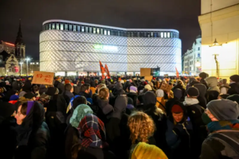 Sächsisches Polizeigesetz: Aktivisten warnen vor Überwachungsstaat durch KI-Einsatz