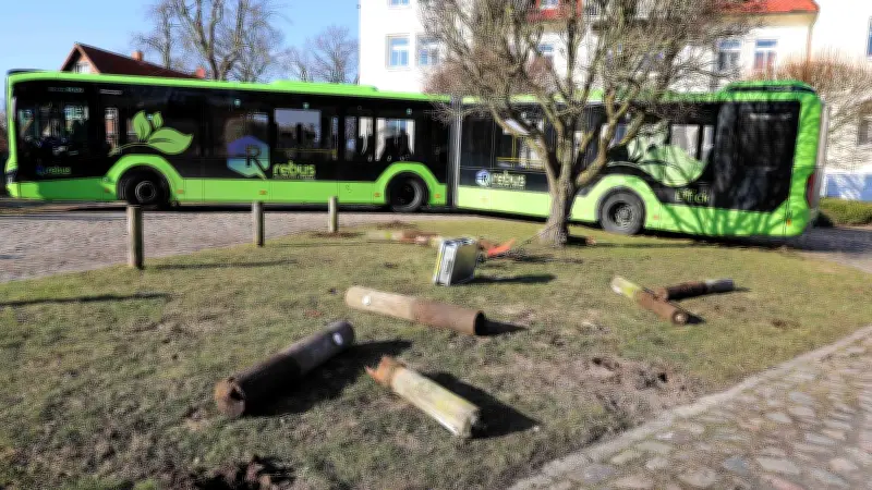 Schulbus-Irrfahrt bei Rostock: Verirrter Fahrer löst Großeinsatz aus – 25 Kinder unverletzt