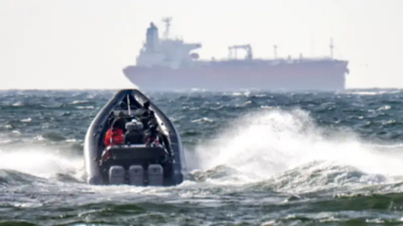 Schweden entert erneut russischen Schattenflotte-Tanker: Kapitän festgenommen