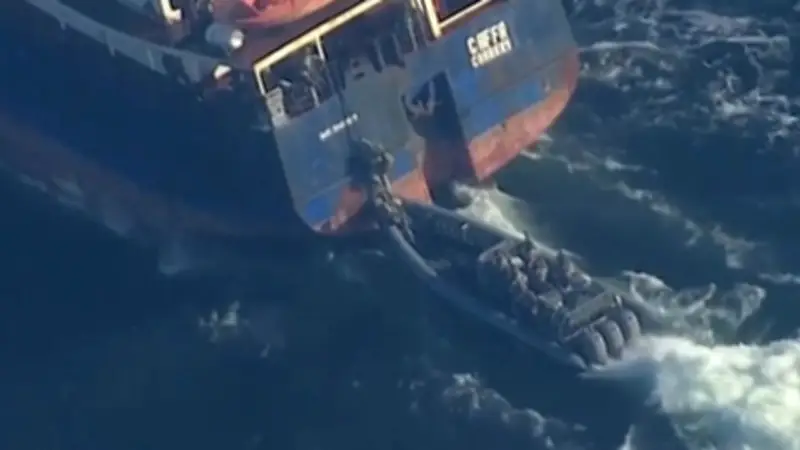 Schwedische Spezialeinheiten entern russischen Frachter vor Trelleborg