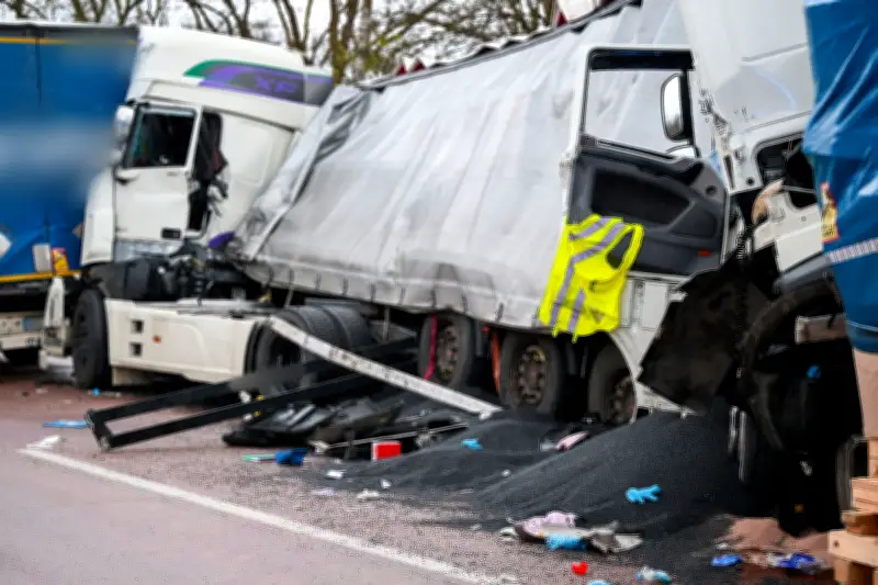 Schwerer Lkw-Unfall auf A1 bei Bremen: Drei Lastwagen krachen ineinander