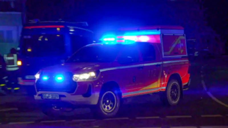 Schwerer Unfall auf A9 bei Dessau: BMW überschlägt sich nach Kollision mit Betonblockaden