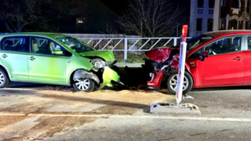 Schwerer Unfall auf Annenbrücke in Bernburg: Hubschraubereinsatz nach Frontalzusammenstoß