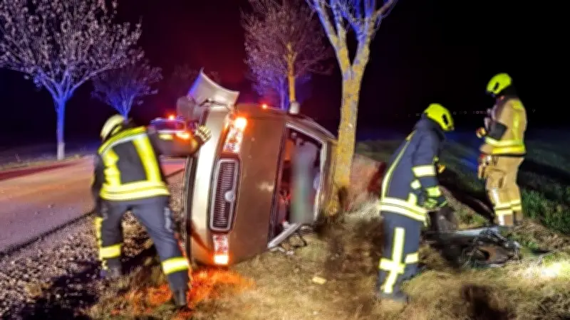 Schwerer Verkehrsunfall bei Beesenlaublingen: Junge Frau schwer verletzt