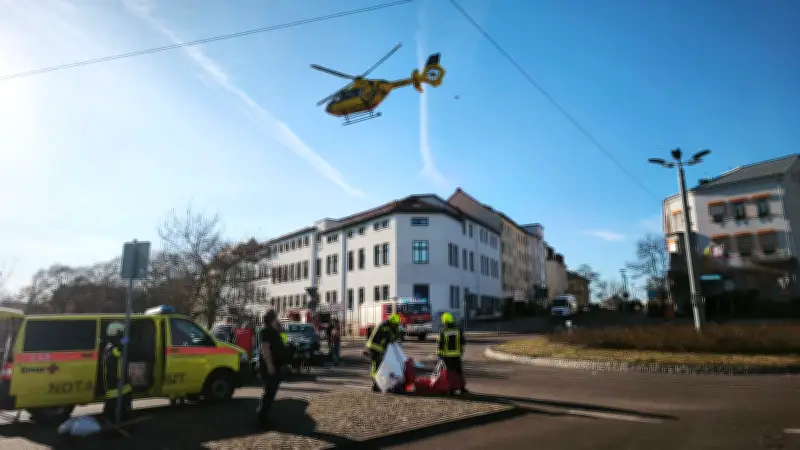 Schwerer Verkehrsunfall in Merseburg: Rettungshubschrauber im Einsatz bei Mehrfachkollision