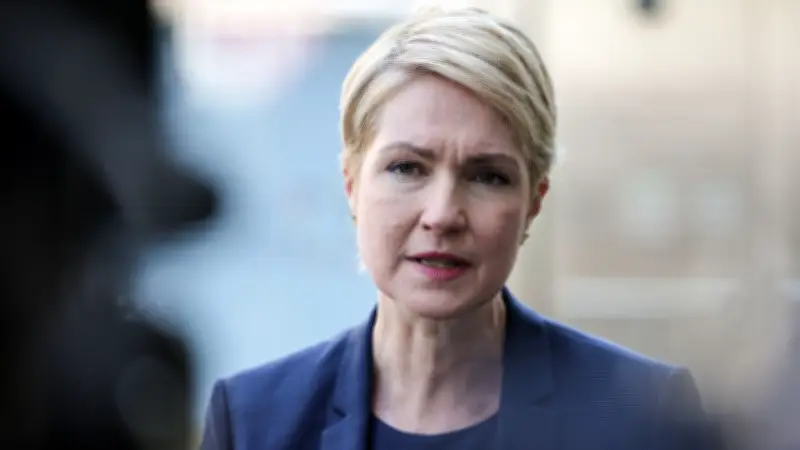 Schwesigs Wutrede: Ministerpräsidentin attackiert maroden Schienenersatzverkehr