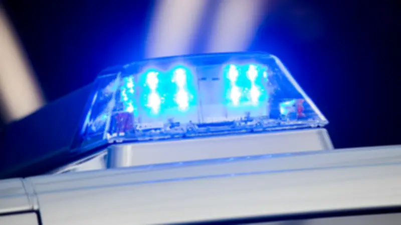 Sekundenschlaf in Pasewalk: 25-Jähriger verursacht Unfall mit 21.000 Euro Sachschaden