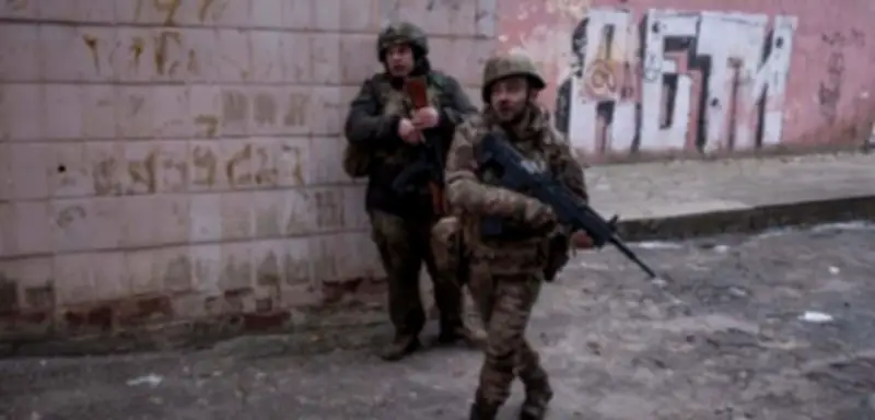 Selenskyj warnt vor russischer Frühlingsoffensive in Donezk: Frontbesuch unterstreicht ukrainische Entschlossenheit