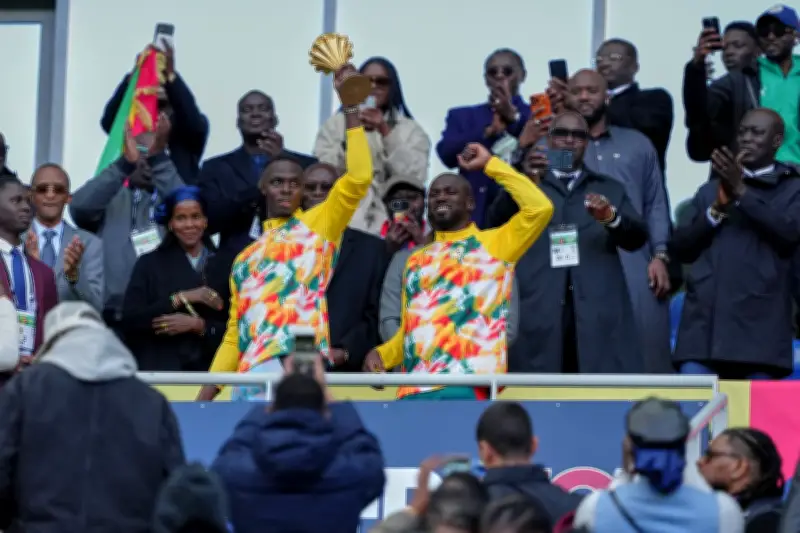 Senegal trotzt Titel-Aberkennung: Pokal-Parade in Paris als Zeichen des Widerstands