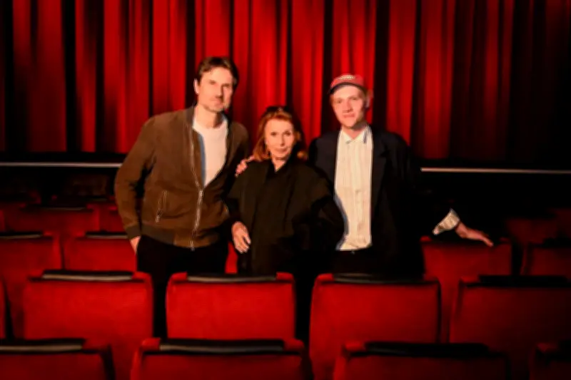 Senta Berger nach Beinbruch: Comeback-Pläne, Disziplin und Mary-Poppins-Vergleich