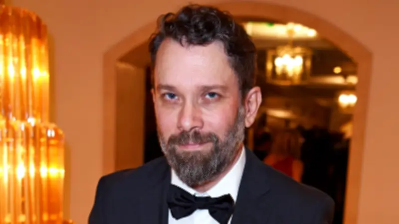 Shop Apotheke distanziert sich von Christian Ulmen nach schweren Vorwürfen