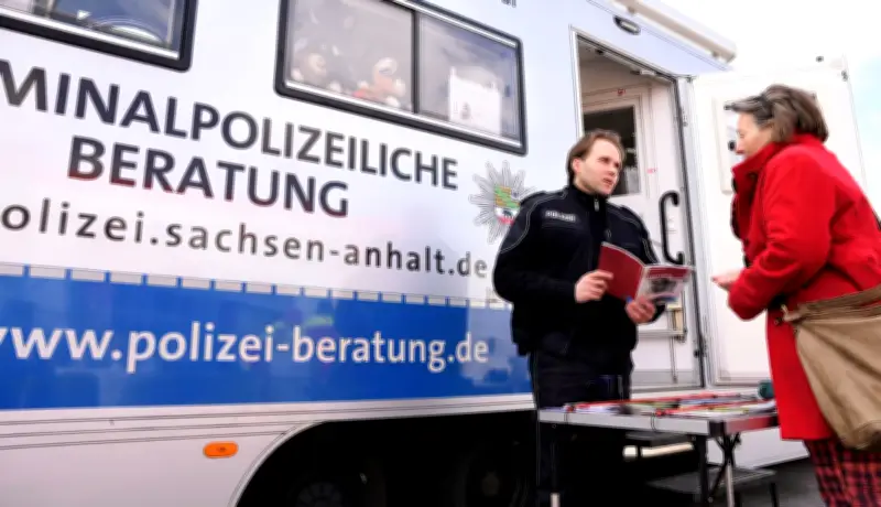 Sicherheitstag in Köthen: Polizei und Sanitätsschule vermitteln lebensrettende Tipps