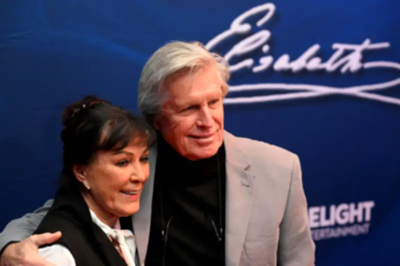 Sigmar Solbach: Atemnot bei roten Teppichen - Dr. Stefan Frank hasst Promi-Rummel