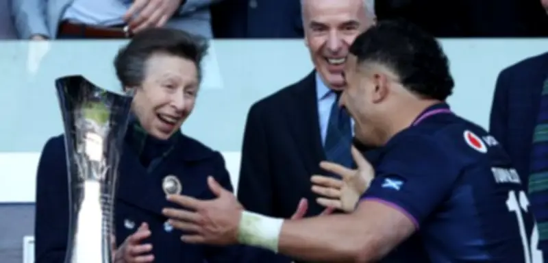 Sione Tuipulotu und Prinzessin Anne: Wie der Rugby-Kapitän die Royals zum Lachen brachte