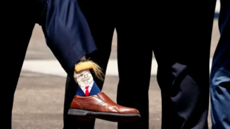 Skurrile Trump-Socken als Gastgeschenk: Russische Duma-Abgeordnete besuchen erstmals seit Jahren die USA