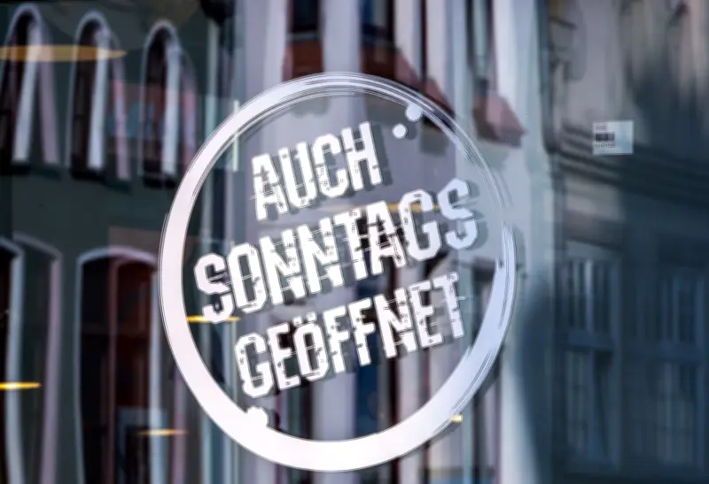 Sonntagsöffnung vor Gericht: Klage in Greifswald könnte auch Schleswig-Holstein betreffen