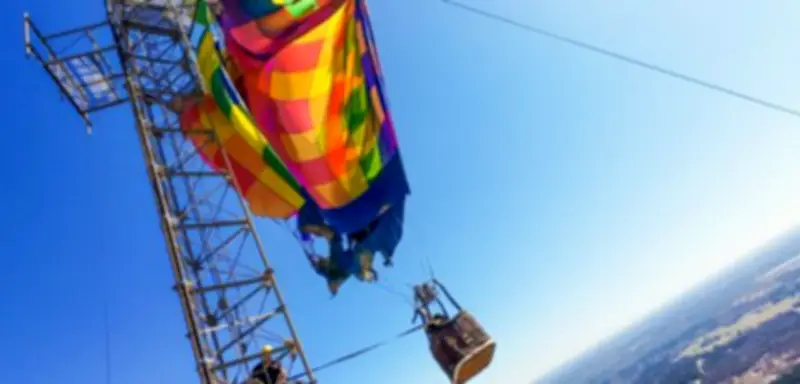 Spektakuläre Rettung in Texas: Ballonfahrer aus 270 Metern Höhe geborgen