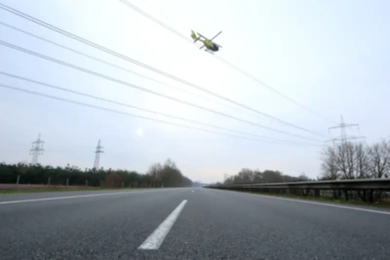 Spektakuläre Wartung: Autobahn wegen oranger Flugwarnkugeln gesperrt