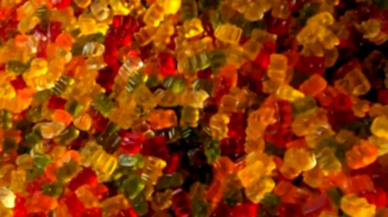 Spektakulärer Diebstahl in Mecklenburg-Vorpommern: 15 Tonnen Fruchtgummi von Autohof gestohlen