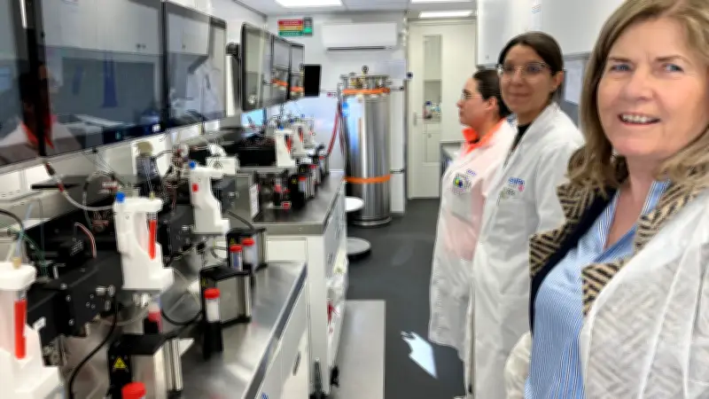 Sperma-Mobil in Woldegk: Europas einziges fahrendes Labor sortiert Rinderspermien