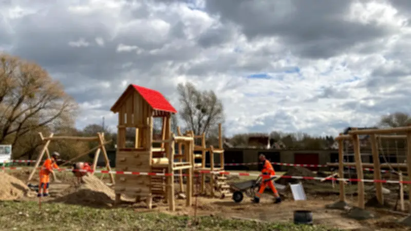 Spielplatz in Möllenhagen: Bauarbeiten kurz vor dem Abschluss