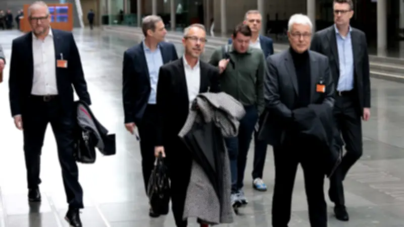 Sprit-Taskforce tagt: Öl-Multis müssen sich für Preiserhöhungen rechtfertigen