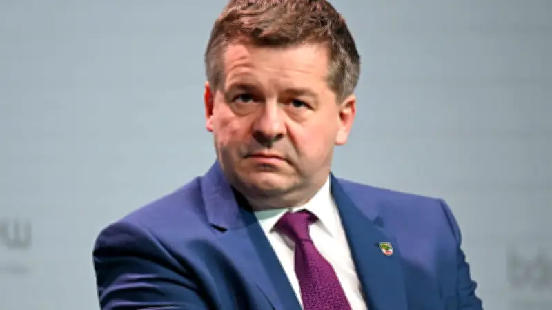 Spritpreis-Explosion: Erster Ministerpräsident fordert dringend Steuersenkungen