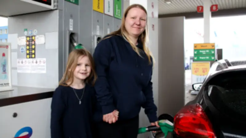 Spritpreis-Frust in Halle: Wie Autofahrer und Tankstellen mit der Neuregelung kämpfen