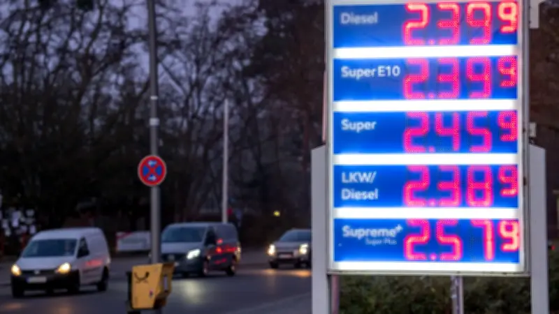 Spritpreis-Hammer setzt sich fort: Super E10 überschreitet 2-Euro-Marke im Bundesdurchschnitt