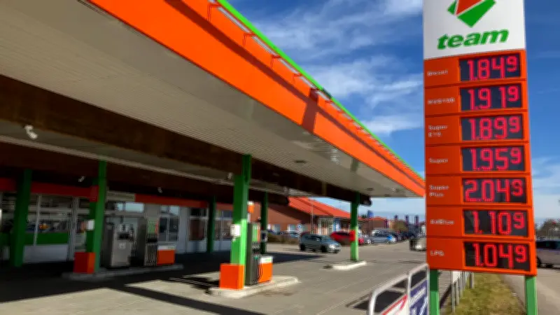 Spritpreise erreichen Rekordhöhe in Waren an der Müritz: Autofahrer empört über „bodenlose Frechheit“