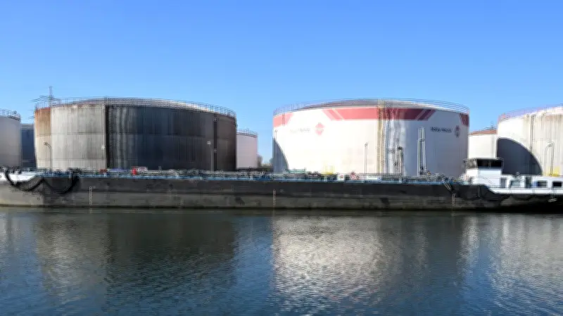 Spritpreise explodieren: Deutschland aktiviert Ölreserven nach Iran-Kriegsausbruch