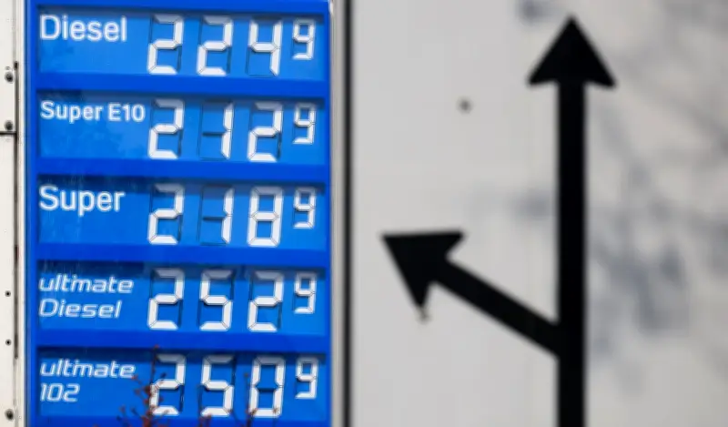 Spritpreise explodieren: Reicht das Koalitionspaket gegen die Preisschocks?