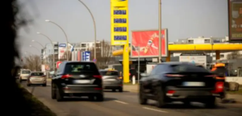 Spritpreise sinken erstmals seit Irankriegsbeginn, doch Deutschland bleibt EU-Spitzenreiter bei Preisanstiegen