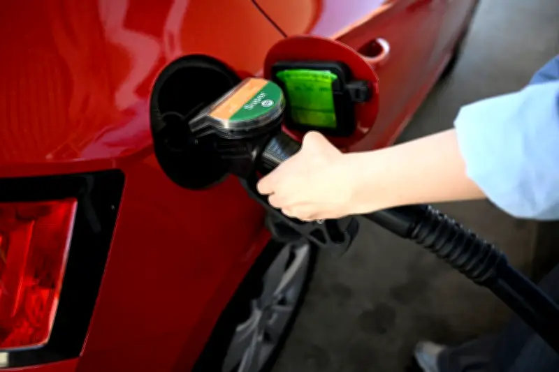 Spritpreise steigen vor geplanter Preisbremse - Höchststand für Super E10 erreicht