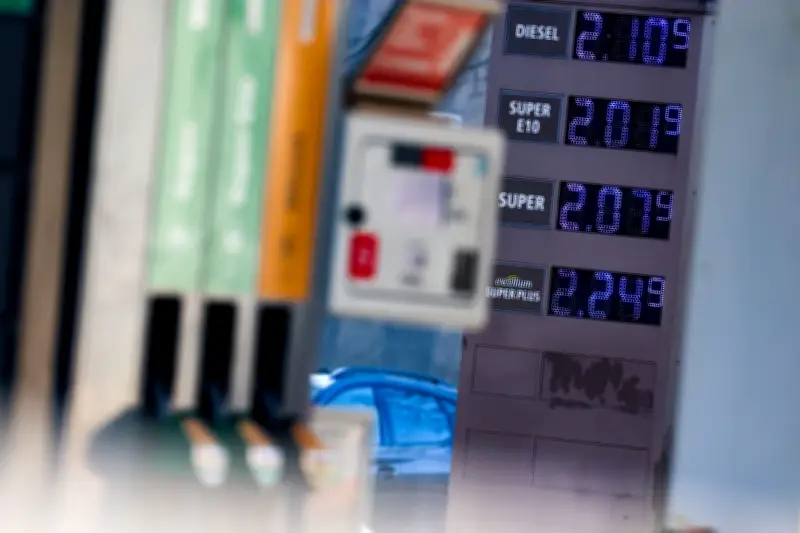 Spritpreise steigen weiter: Preisbremse stößt auf breite Ablehnung