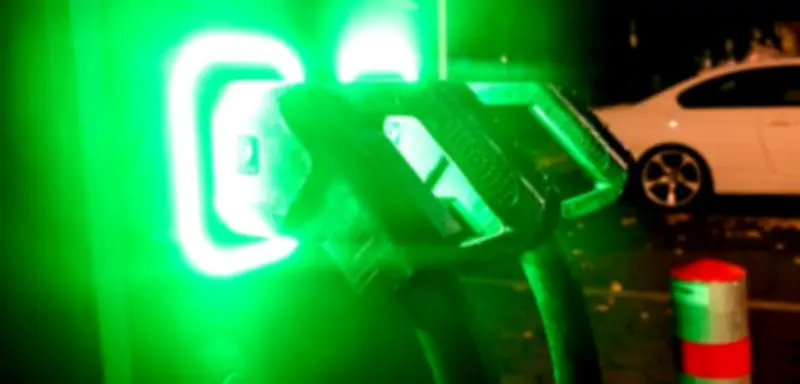 Spritpreisschock treibt Interesse an Elektroautos auf Neuwagenportalen in die Höhe