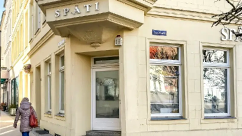 Späti-Debatte in Schwerin: Lärm, Müll und Partys belasten die historische Innenstadt