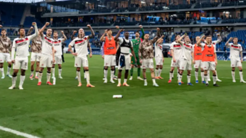 St. Pauli feiert 18. Heimspiel in Hoffenheim: Fans sorgen für Siegesstimmung