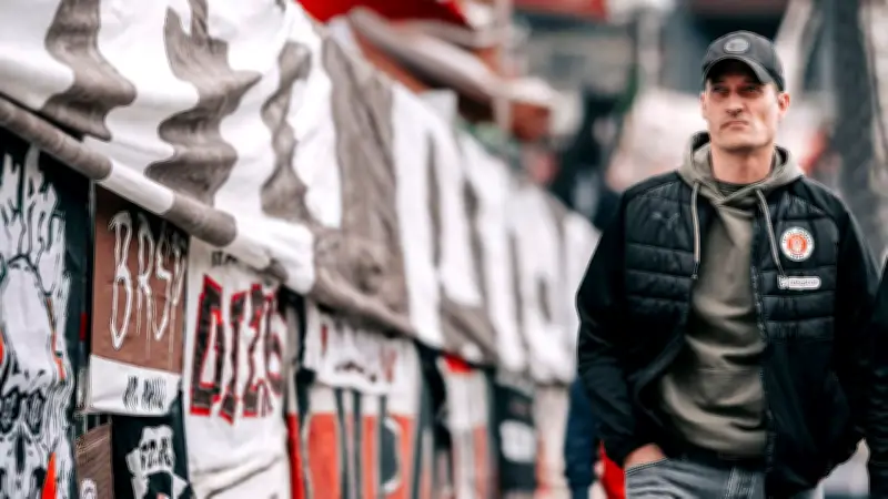 St.-Pauli-Trainer Blessin enthüllt skurrile Gabelstapler-Verletzung vor Abstiegskampf